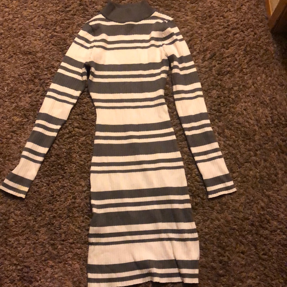 Long fitted dress